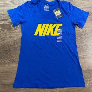 Nike Womens TShirt Vneck - small - NWT